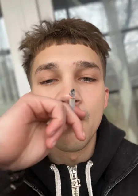 Я Станислав, 23, из Никополя, ищу знакомство для общения