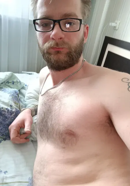 Я Илья, 28, знакомлюсь на одну ночь в Гродно