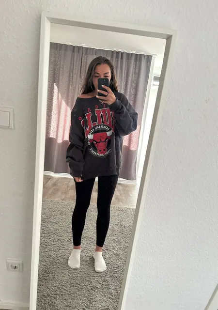 Я Mya, 30, из Нойштадт-ам-Рюбенберге, ищу знакомство для приятного времяпровождения