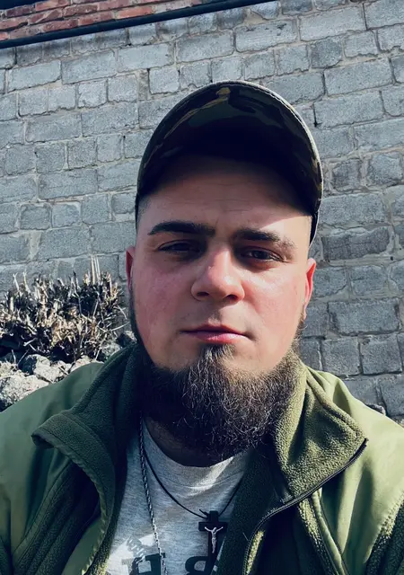 Я Руслан, 26, из Константиновки, ищу знакомства на одну ночь