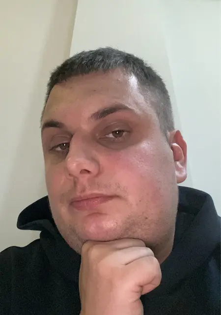 Михайло из Антверпена, ищу на сайте знакомства на одну ночь