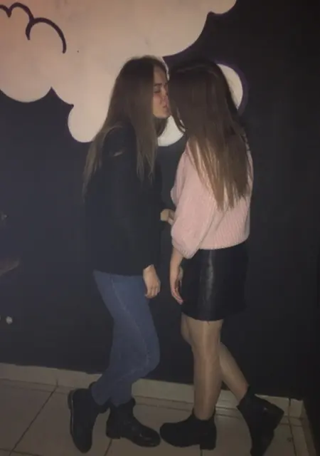 Я Катя, 25, из Ужгорода, ищу знакомство для приятного времяпровождения