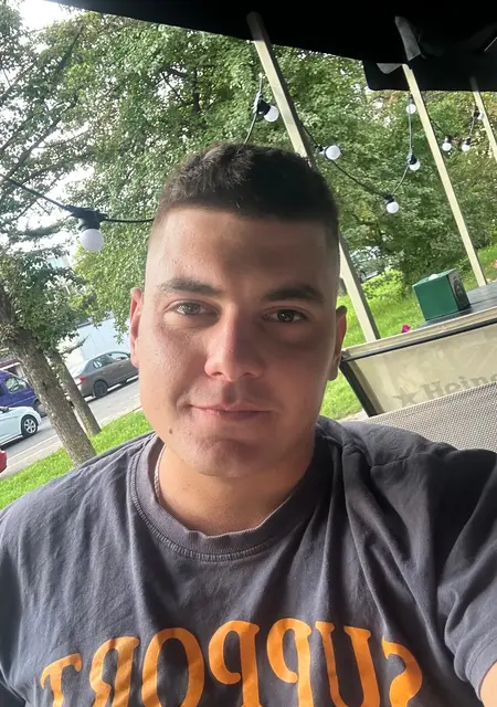 Я Maksim, 29, из Харзефельд, ищу знакомства без обязательств