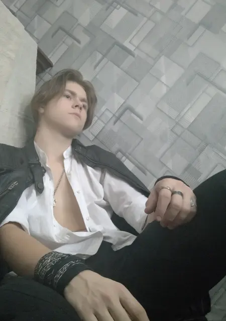 Я Den, 21 років з Харкова, шукаю знайомство для дружби