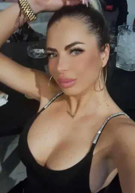 Я Bbyyella, 34, из Бухареста, ищу знакомство