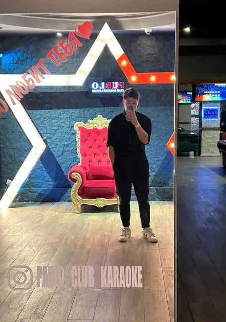 Я Arthur, 21, из Бишкека, ищу знакомство для открытые отношения