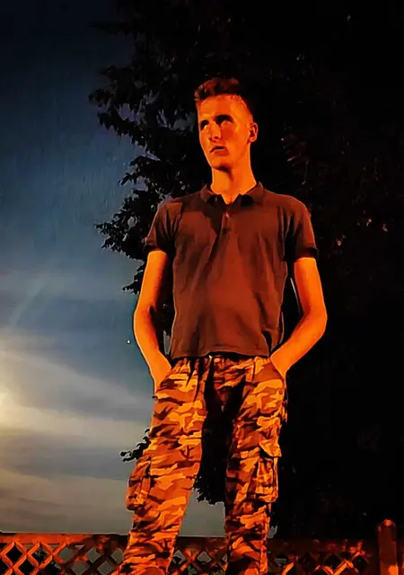 Я Toxico, 23, из Гродно, ищу знакомство для приятного времяпровождения