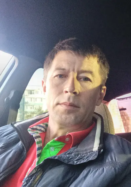 Я Дима, 45, из Каменского, ищу знакомства без обязательств