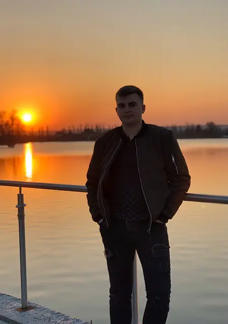 Я Андрій, 28, из Ивано-Франковска, ищу знакомства на одну ночь