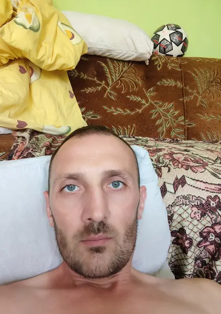 Я Олег, 40, из Полтавы, ищу знакомство для постоянных отношений