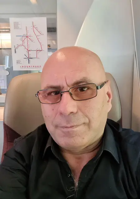 Антон з Кременчука, шукаю на сайті постійні стосунки