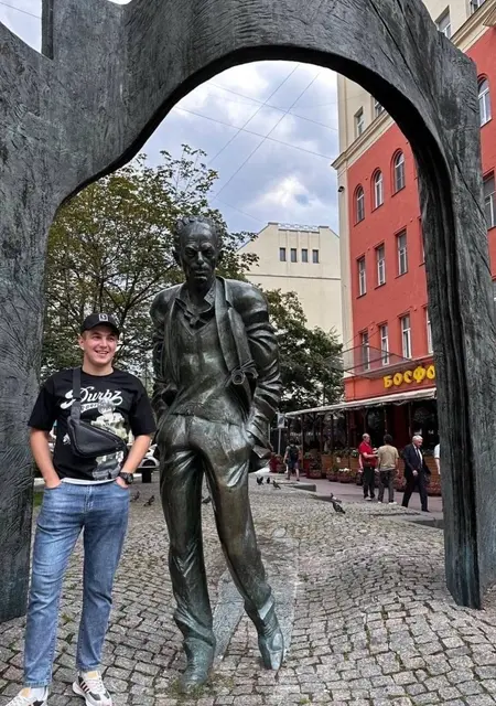 Я Илья, 28, из Амвросиевки, ищу знакомства на одну ночь