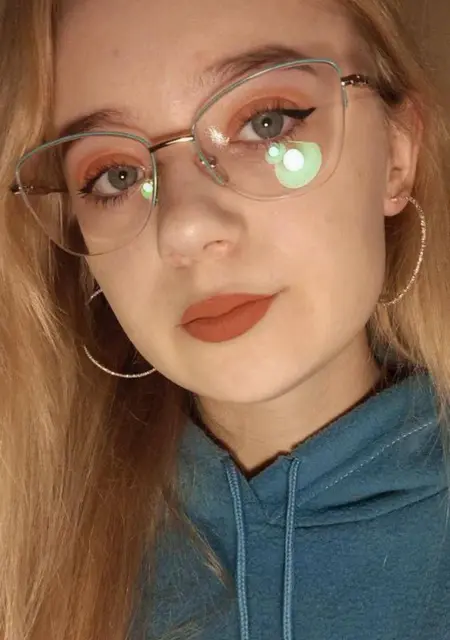 Я Лиза, 22, из Бреста, ищу знакомство для приятного времяпровождения