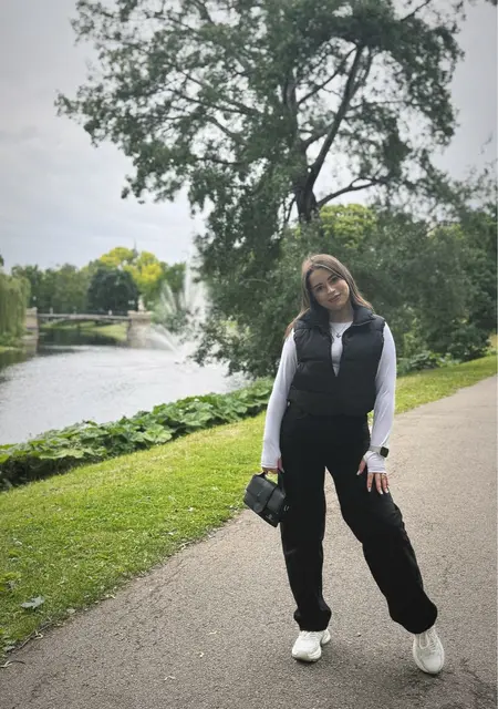 Я Діаночка, 18 років з Київ, шукаю знайомство для вірт