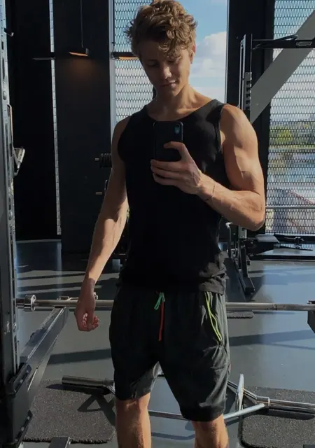 Ваня из Ковеля, ищу на сайте знакомства на одну ночь