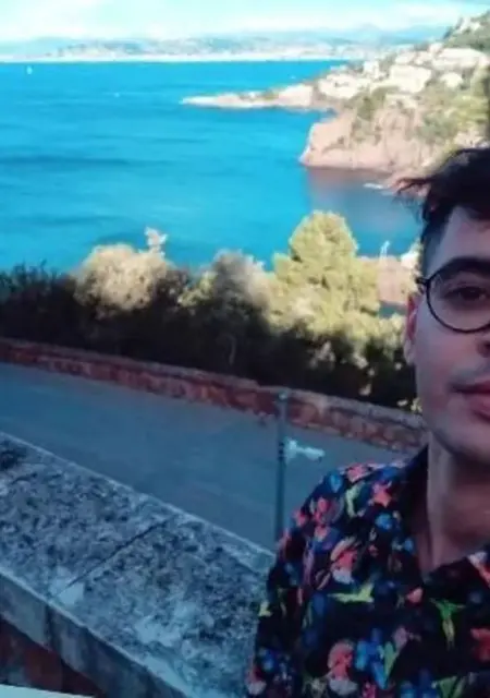 Saed из Парижа, мне 25, познакомлюсь