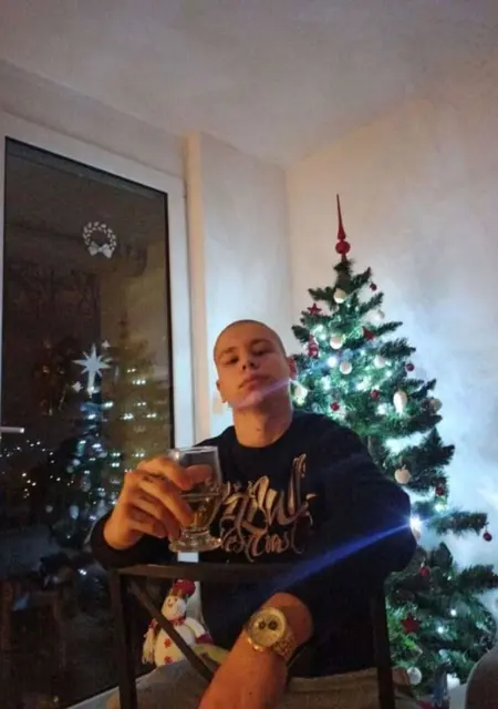 Я Wiktor, 18, из Варшавы, ищу знакомство