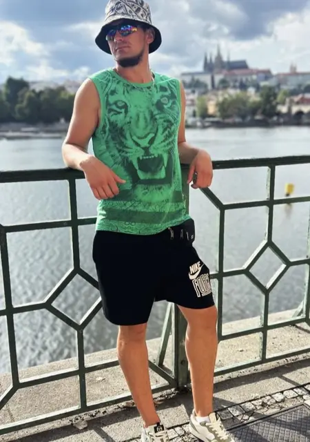 Slavdjan из Праги, мне 31, познакомлюсь без обязательств