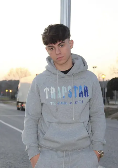 Я Hector, 20, из Тихуана, ищу знакомство для общения