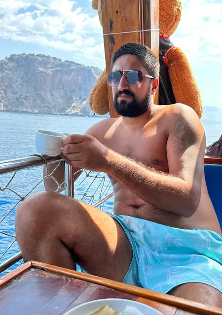 Я Givi, 37, из Шарджи, ищу знакомства без обязательств