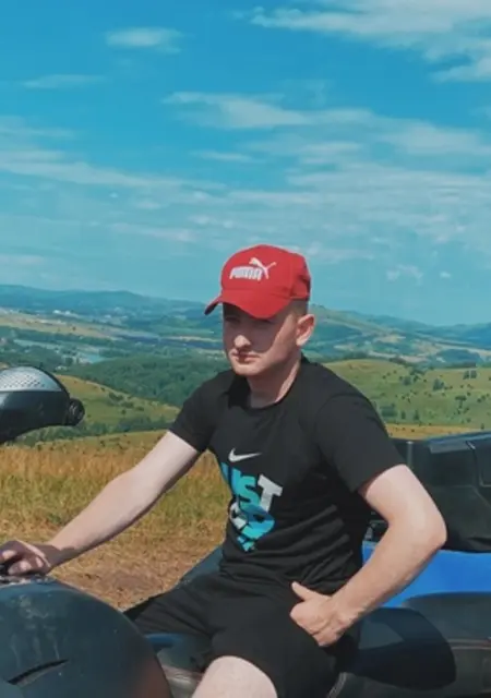 Евгений из Мелитополя, мне 27, познакомлюсь без обязательств