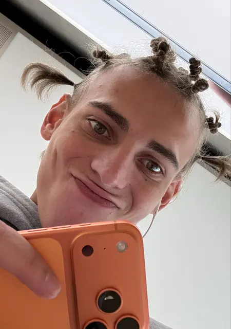 Я Mark, 21, из Дюссельдорфа, ищу знакомства без обязательств