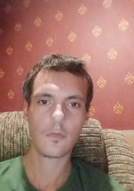 Я Вячеслав, 30, из Сум, ищу знакомства на одну ночь