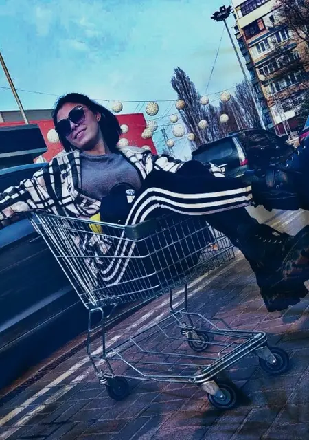 Ирина з Кривий Ріг, мені 22 років, познайомлюсь для спілкування