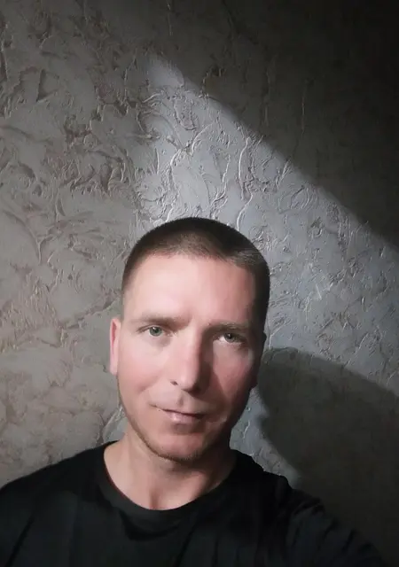 Я Радмир, 36, знакомлюсь без обязательств в Алматы