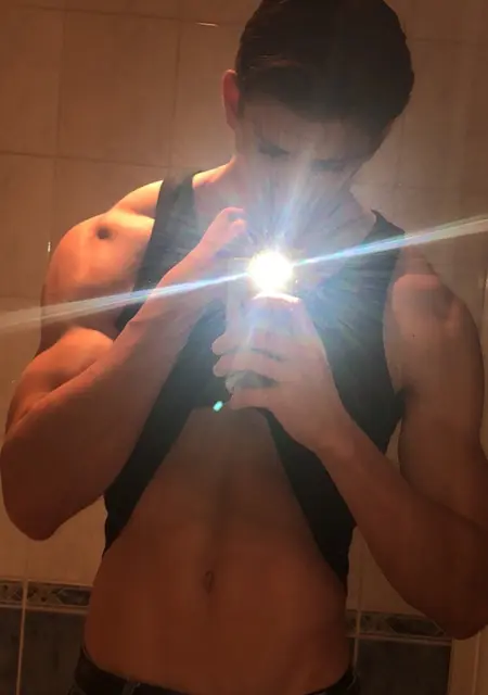 Я Theo, 20, знакомлюсь без обязательств в Стокгольме