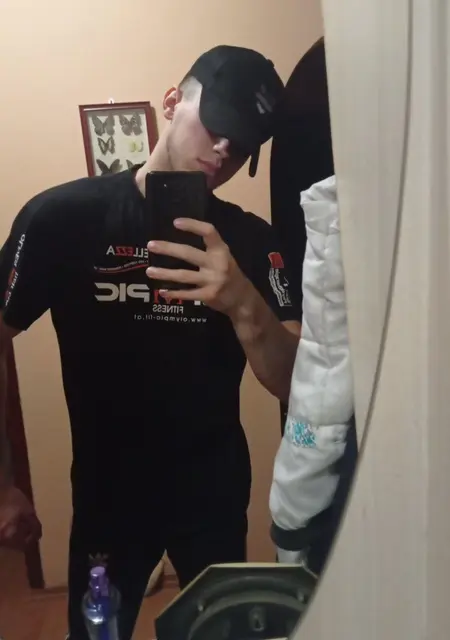 Я Максим, 23 років з Глобине, шукаю знайомства на одну ніч