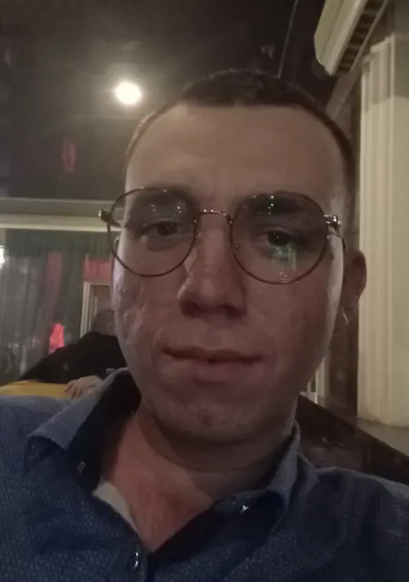 Максим из Новопскова, мне 24, познакомлюсь для приятного времяпровождения