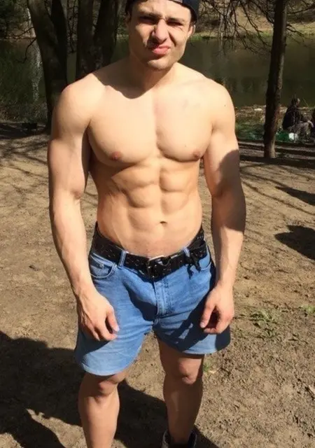 Александр из Донецка, мне 32, познакомлюсь без обязательств