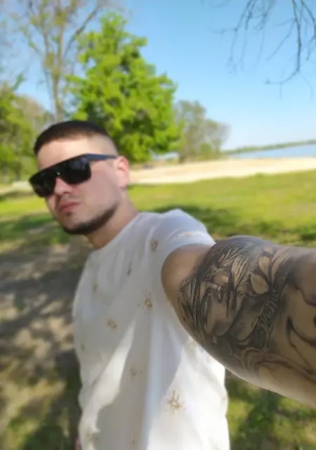 Димочка из Донецка, ищу на сайте знакомства на одну ночь