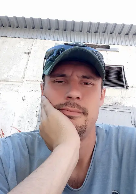 Майкл из Херсона, ищу на сайте знакомства на одну ночь