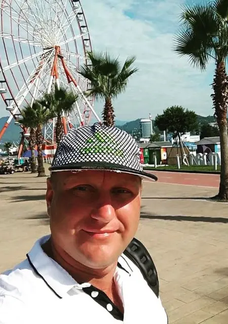 Андрій из Черкасс, мне 40, познакомлюсь для приятного времяпровождения