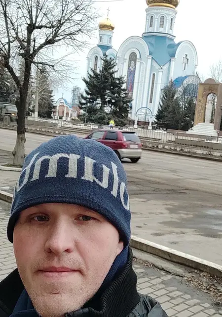 Евгений из Луганска, мне 39, познакомлюсь для приятного времяпровождения