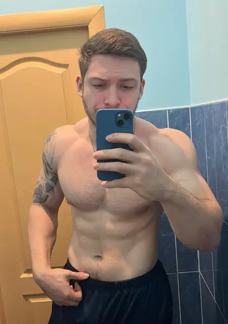 Макс из Кривого Рога, мне 21, познакомлюсь на одну ночь