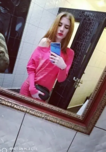 Олеся з Дніпро, мені 26 років, познайомлюсь для вірт