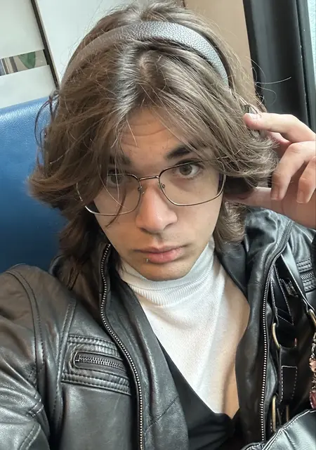 Я Діма, 18 років, знайомлюсь для дружби у Одесі