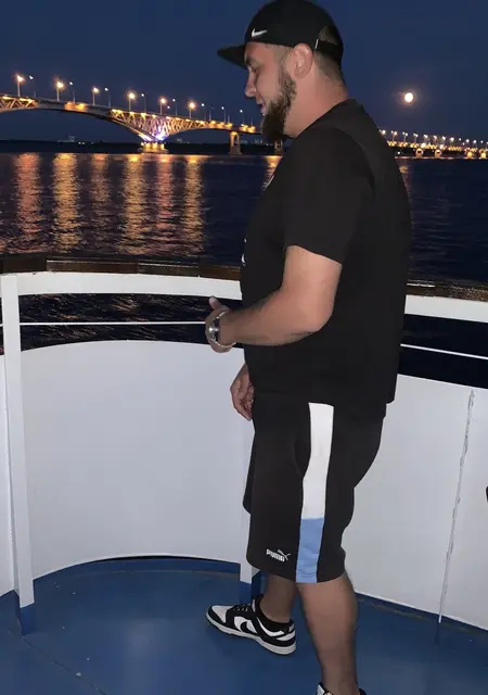 Спартак из Вены, мне 33, познакомлюсь на одну ночь