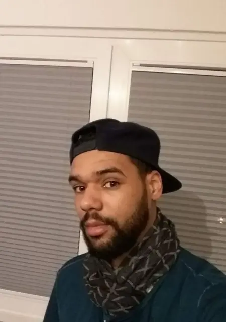 Jonas из Эльмсхорн, мне 31, познакомлюсь без обязательств