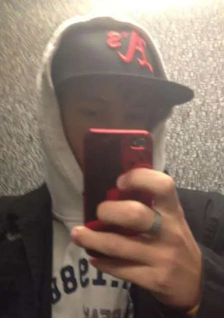 Simon из Сундсвалль, мне 31, познакомлюсь без обязательств