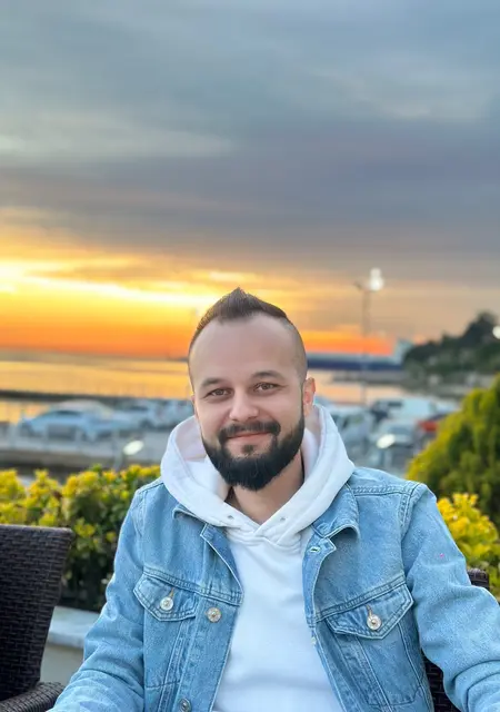 Я Boraburakbakan, 30, из Стамбула, ищу знакомство для вирта