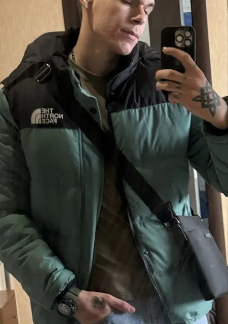 Я Дмитрий, 20 років з Бердянська, шукаю знайомство для відкриті стосунки