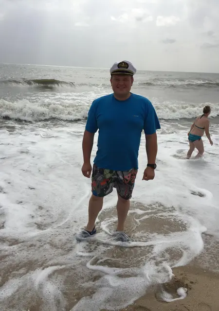 Анрей из Вилейки, мне 43, познакомлюсь для приятного времяпровождения