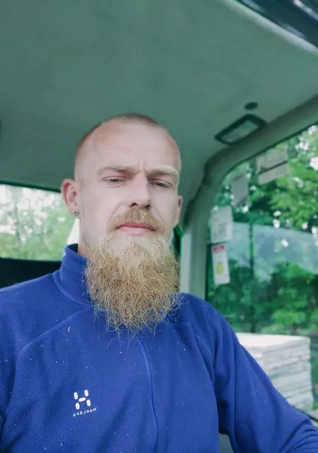 Николай из Фюрт, ищу на сайте знакомства без обязательств