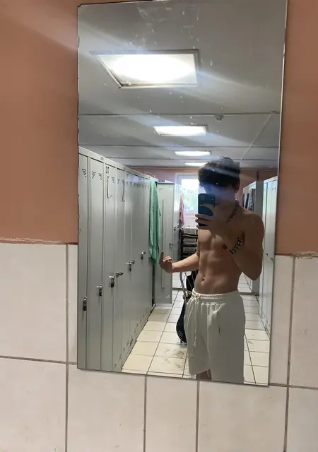 Артем из Минска, ищу на сайте знакомства без обязательств