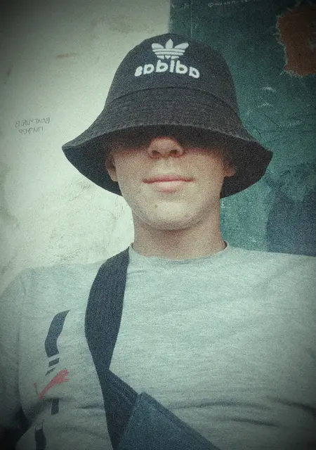 Тимур из Алчевска, мне 25, познакомлюсь без обязательств