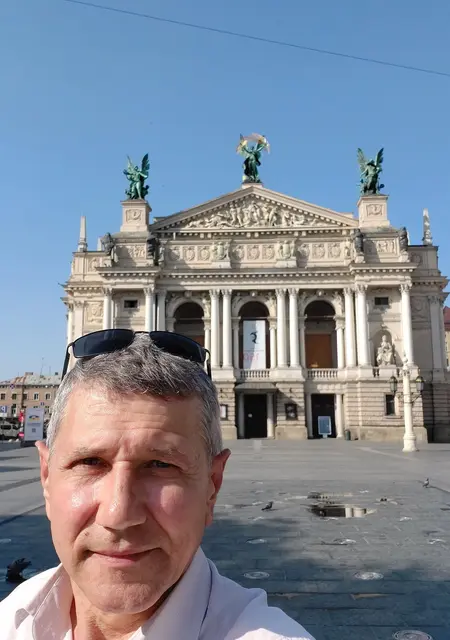 Я Влад, 59, знакомлюсь без обязательств в Харькове